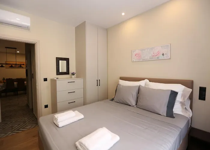 Loutraki Home Апартаменты